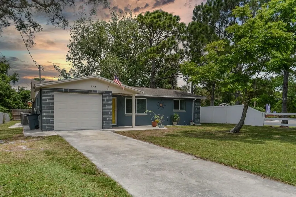 8313 Gulf Way Hudson FL 34667