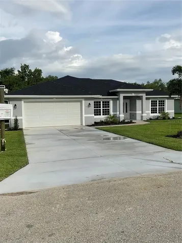 132 Clinton Avenue Lake Placid FL 33852