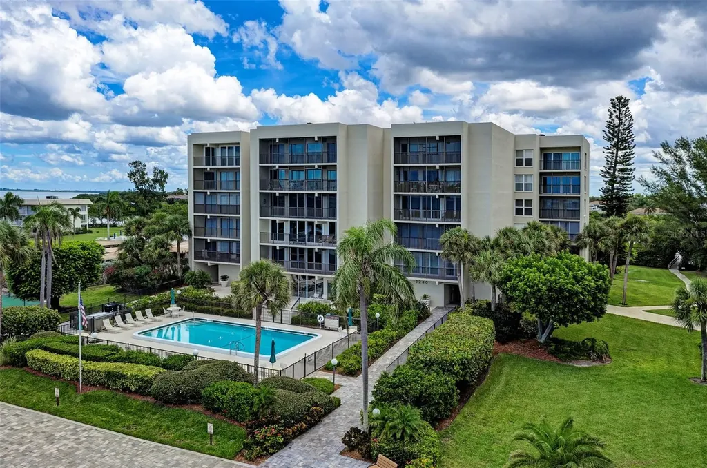 3240 Gulf Of Mexico Drive Longboat Key FL 34228