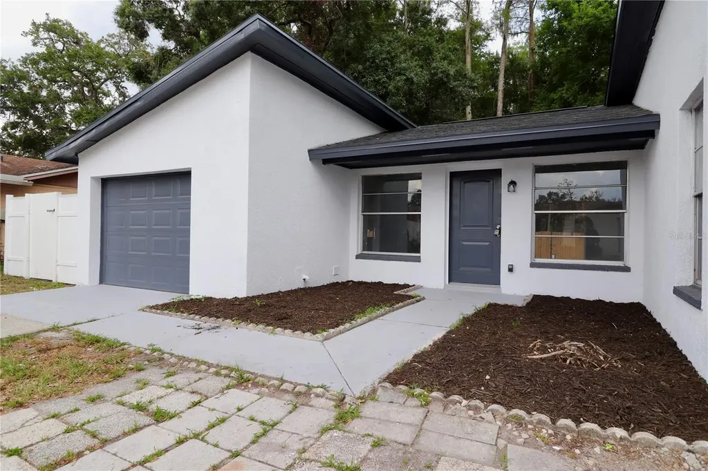 10114 Timber Oaks Court Tampa FL 33615