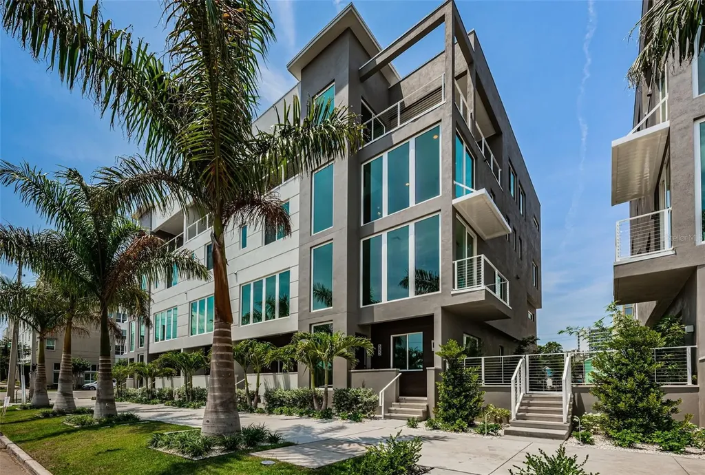 553 4th Avenue S St Petersburg FL 33701