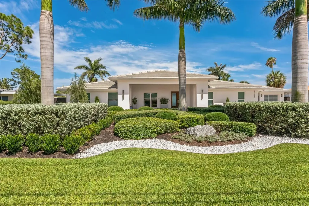 4143 Bayshore Boulevard NE St Petersburg FL 33703
