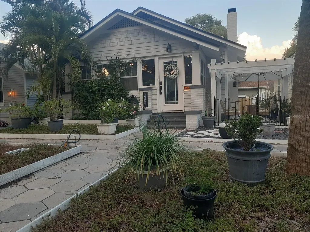 1209 1st Street NE St Petersburg FL 33701