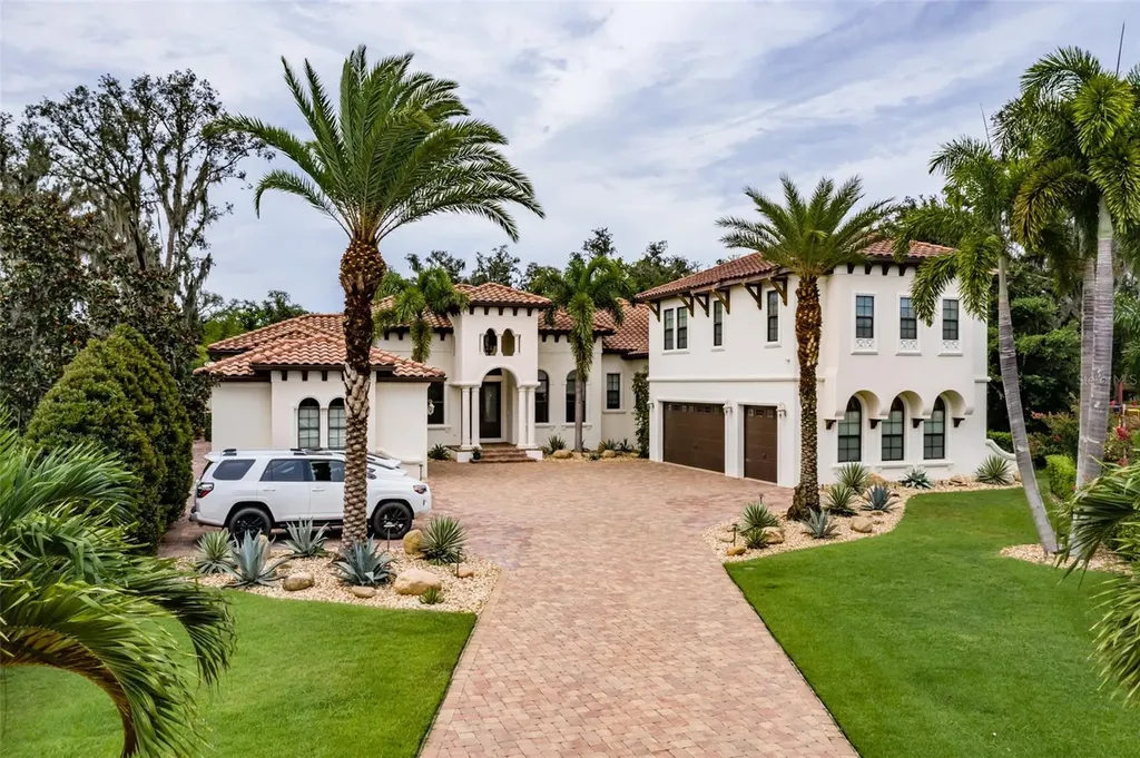 16316 Palmettoglen Court Lithia FL 33547