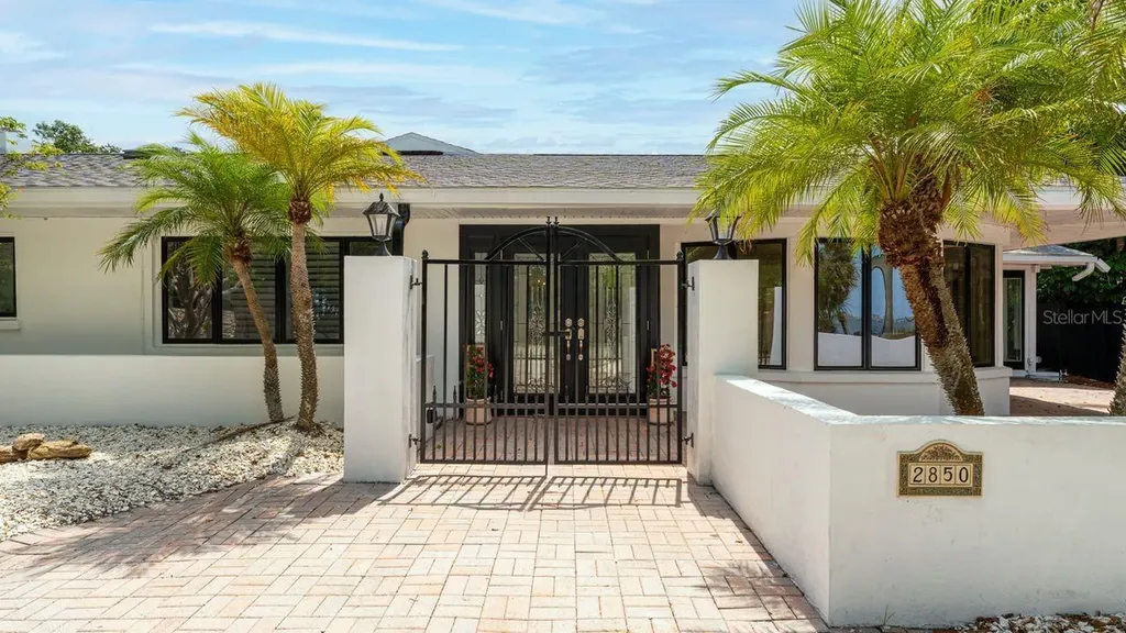 2850 Bay Shore Road Sarasota FL 34234