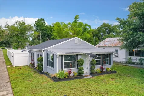 824 Connecticut Avenue Saint Cloud FL 34769