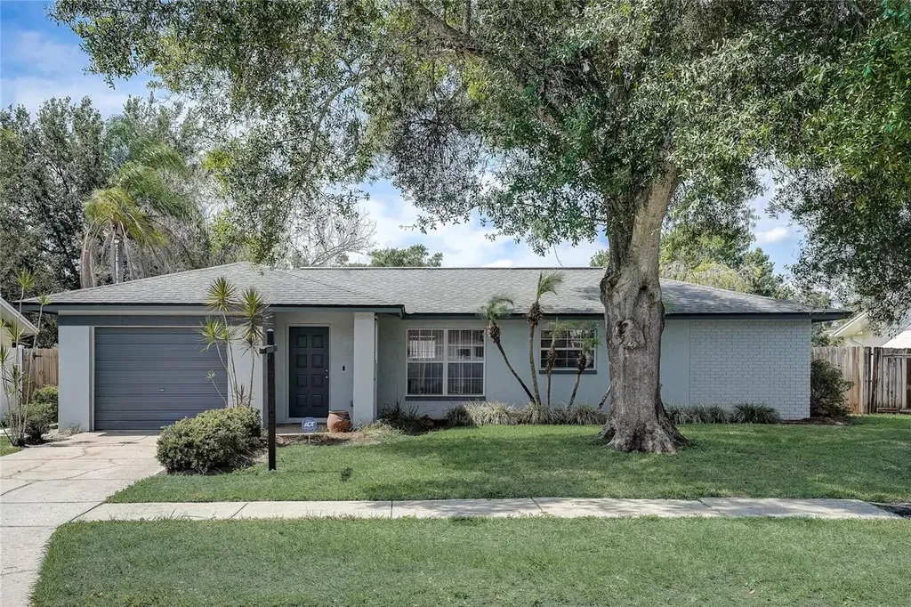 5018 Landsman Avenue Tampa FL 33625