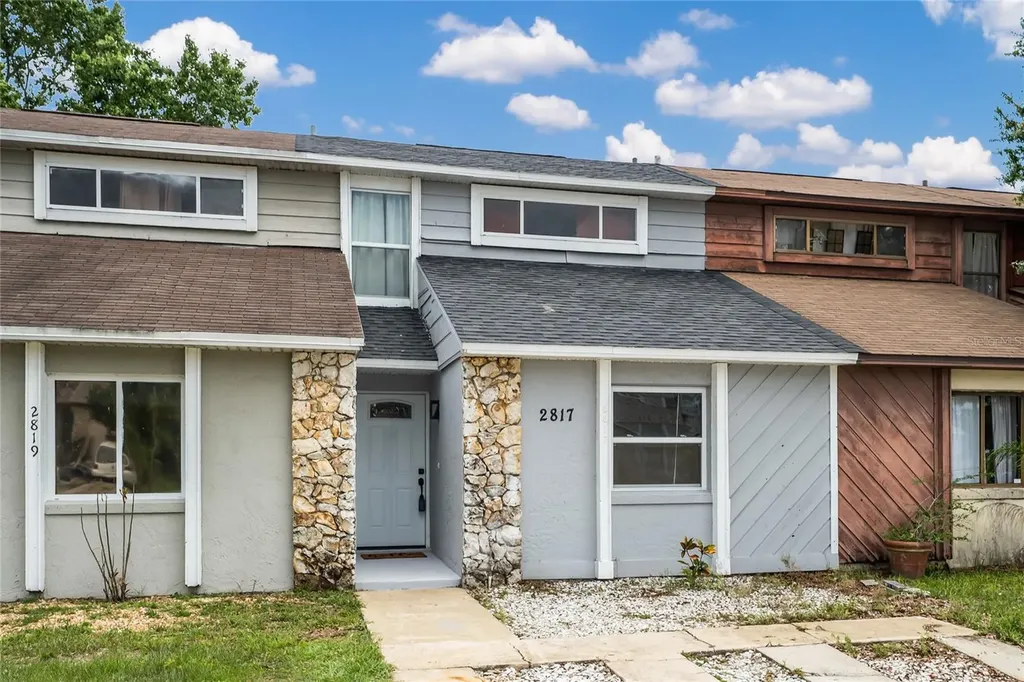 2817 Hunt Club Lane Orlando FL 32826