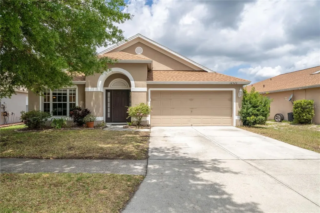 12323 Hawkeye Point Place Riverview FL 33578