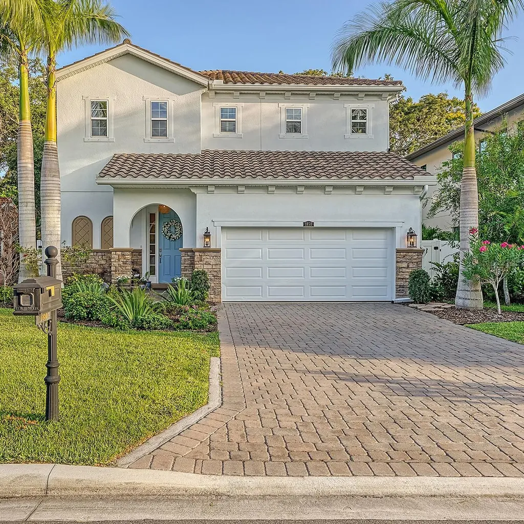 1850 Magnolia Street Sarasota FL 34239