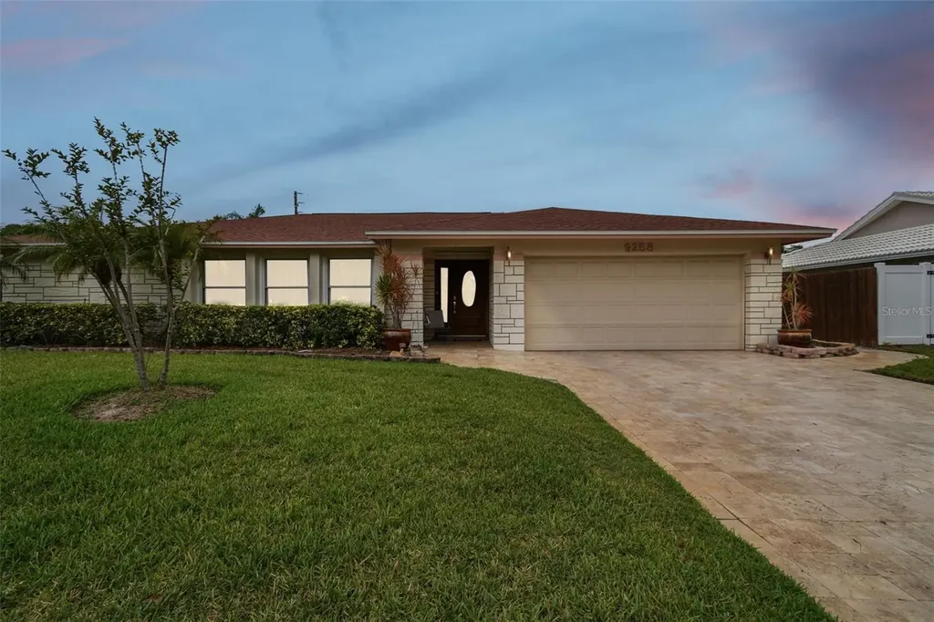 9258 121st Street Seminole FL 33772