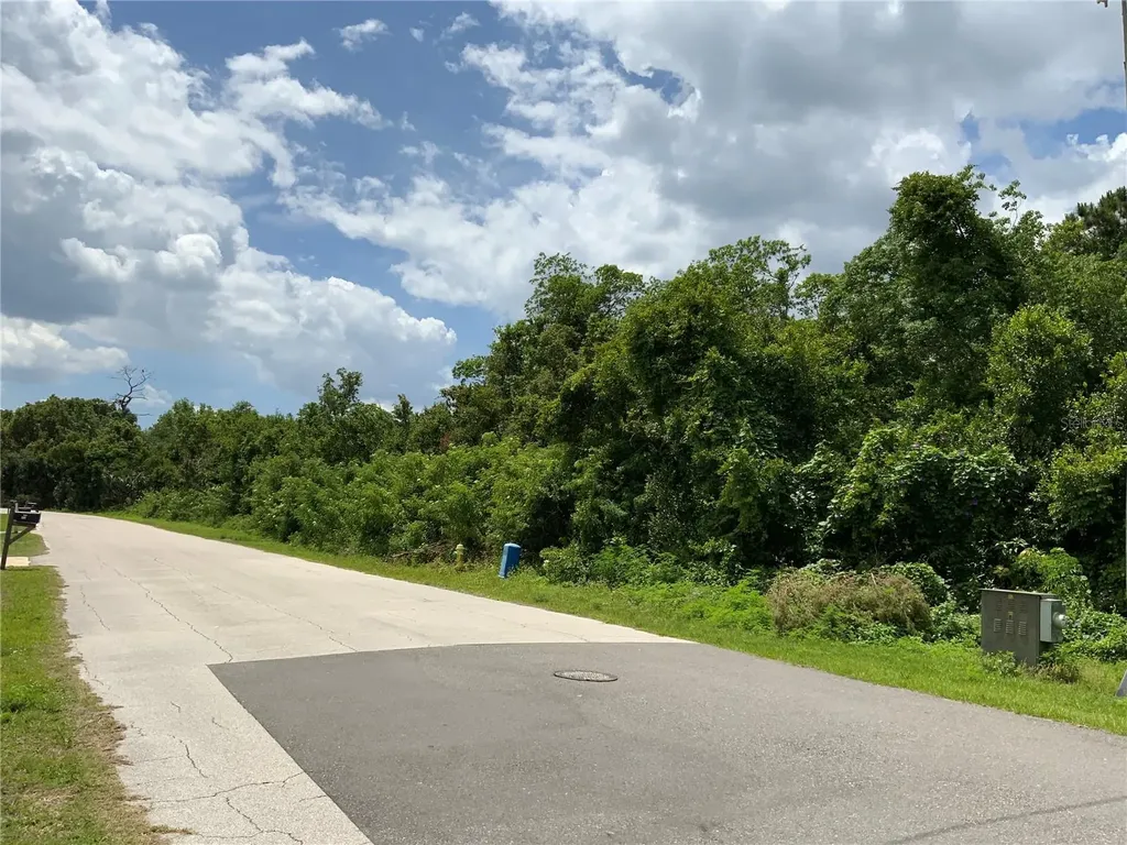 Hastings Drive Deltona FL 32725