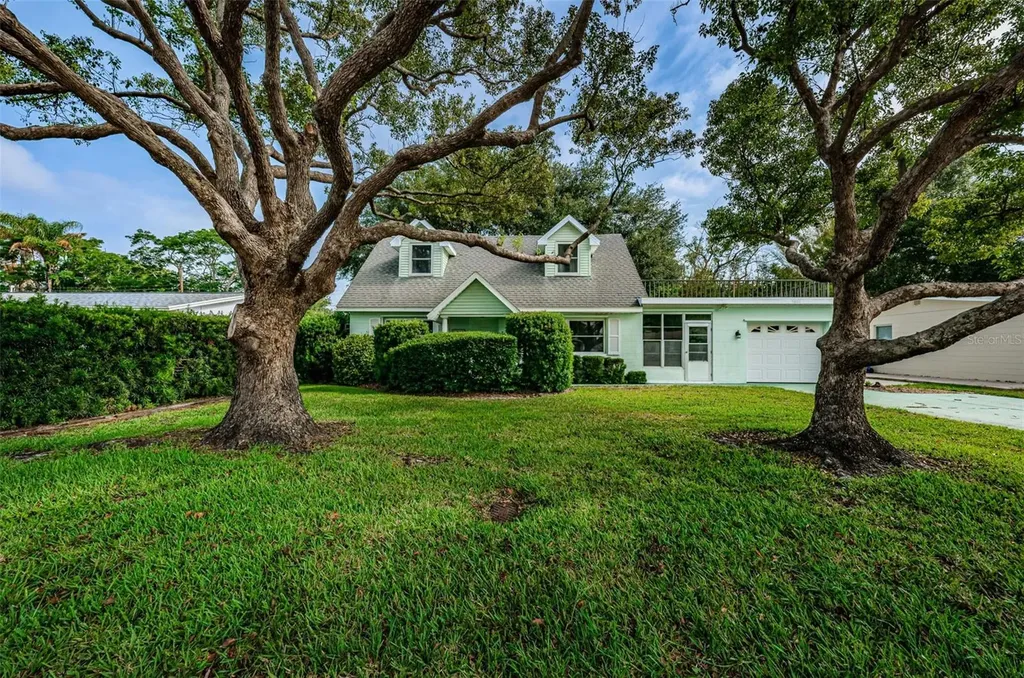 5661 31st Avenue N St Petersburg FL 33710