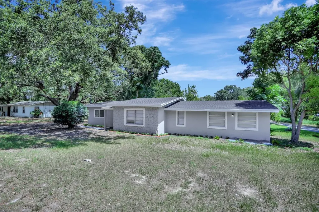 245 E Cleveland Street Apopka FL 32703