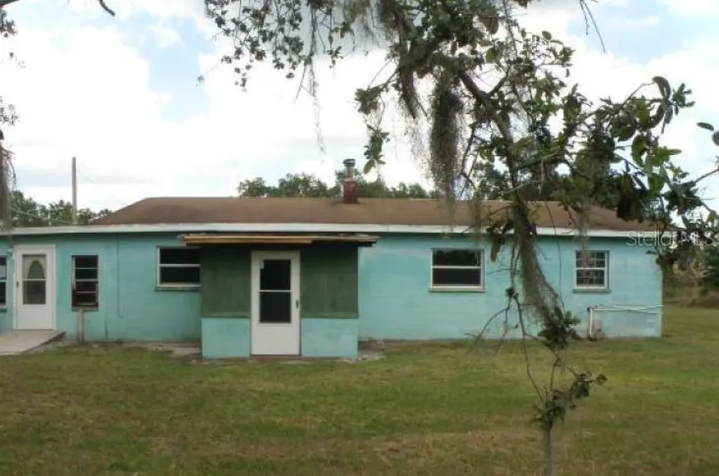 2220 2nd Street Mulberry FL 33860