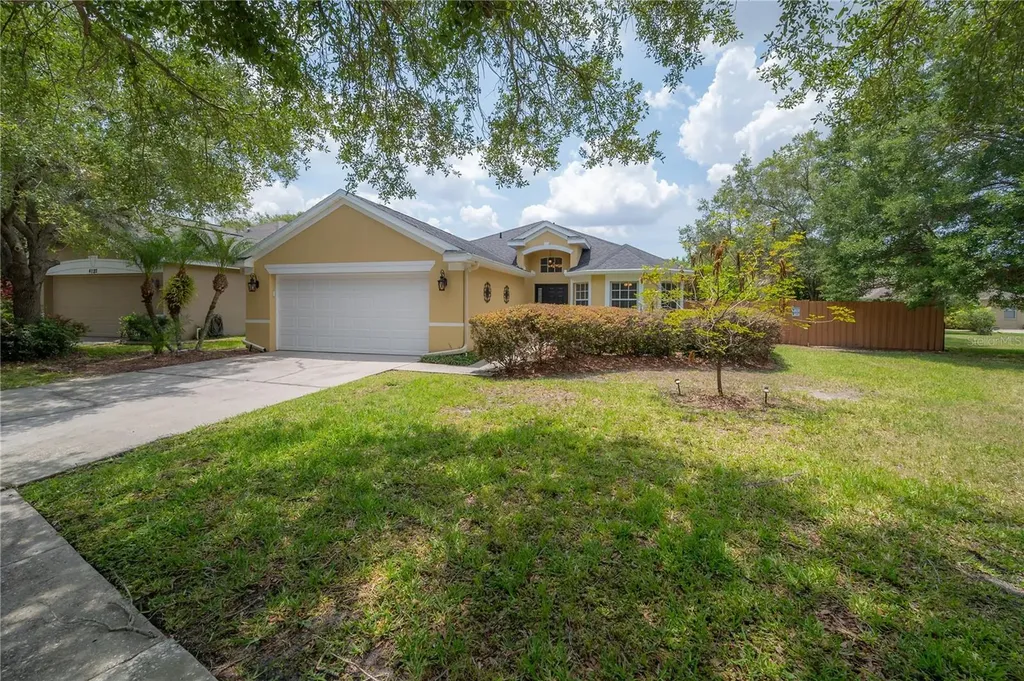 4734 Whispering Wind Avenue Tampa FL 33614