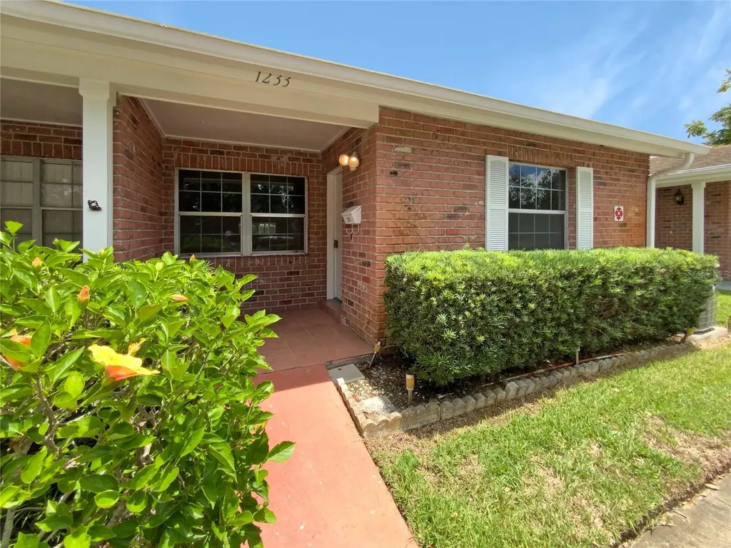 1233 Carriage Lane Orlando FL 32807