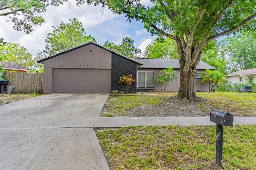 9527 Brimton Drive Orlando FL 32817