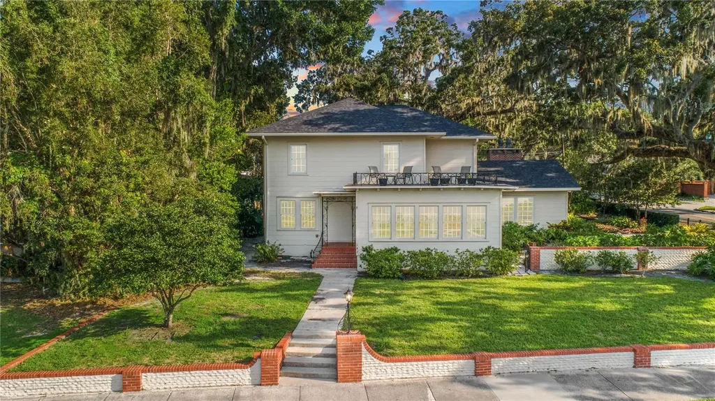 142 Lake Morton Drive Lakeland FL 33801