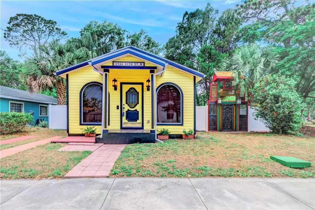 1326 11th Street W Bradenton FL 34205