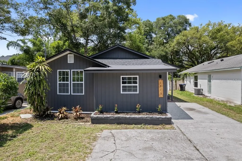 1313 E Pineloch Avenue Orlando FL 32806