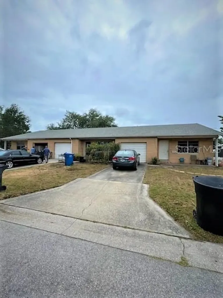 121 NE Jefferson Circle N St Petersburg FL 33702