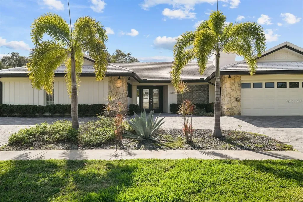 4202 Saltwater Boulevard Tampa FL 33615