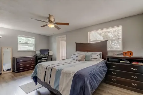 8407 N Tangerine Place Tampa FL 33617