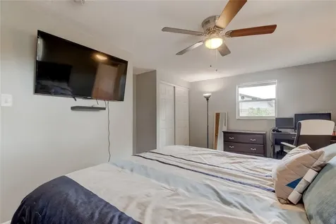 8407 N Tangerine Place Tampa FL 33617