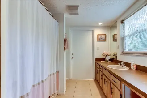 8407 N Tangerine Place Tampa FL 33617