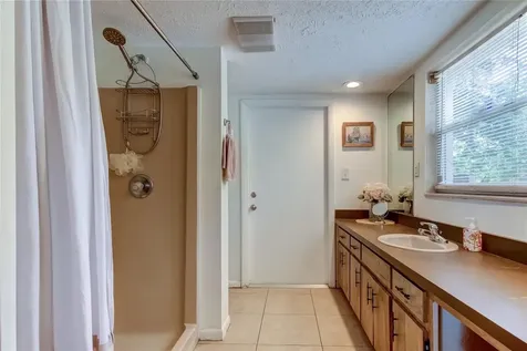 8407 N Tangerine Place Tampa FL 33617