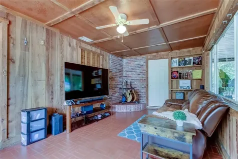 8407 N Tangerine Place Tampa FL 33617