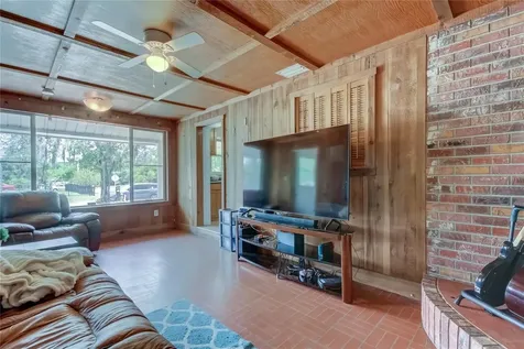8407 N Tangerine Place Tampa FL 33617