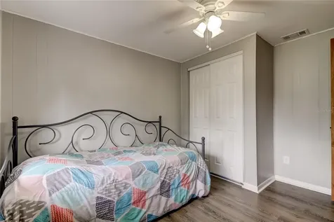 8407 N Tangerine Place Tampa FL 33617