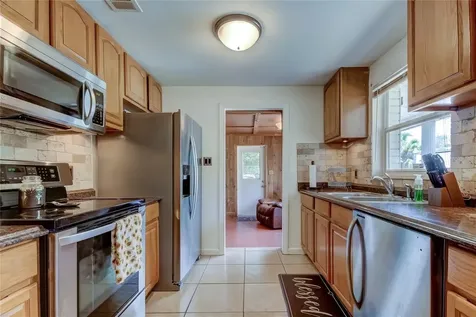 8407 N Tangerine Place Tampa FL 33617