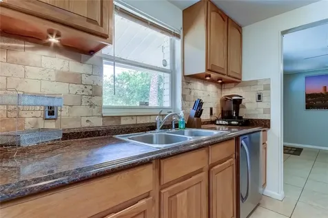 8407 N Tangerine Place Tampa FL 33617