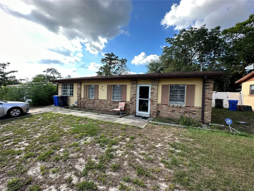 7010 Conifer Drive Tampa FL 33637