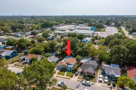 1327 Prescott Street S St Petersburg FL 33712