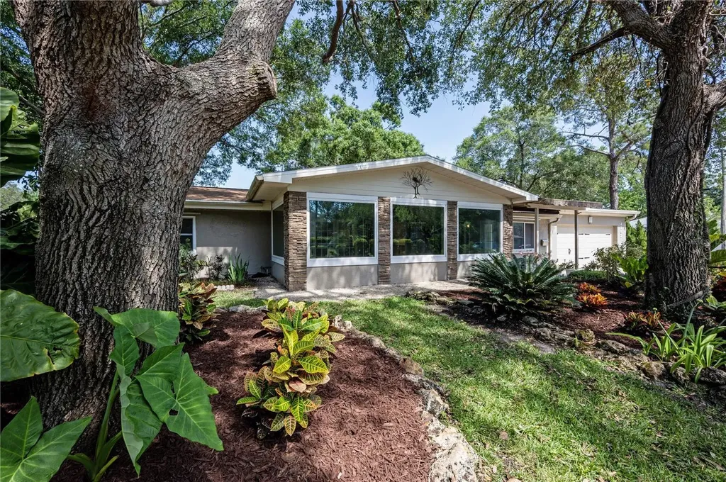 4151 7th Street N St Petersburg FL 33703