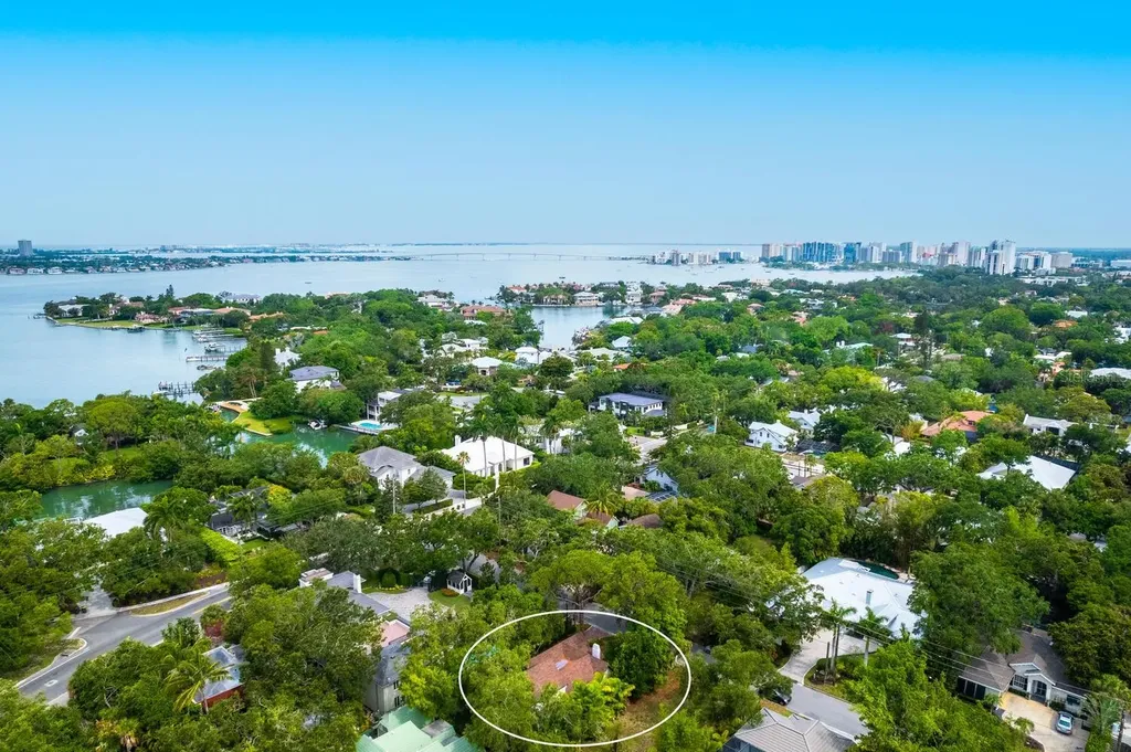 1620 Hyde Park Street Sarasota FL 34239