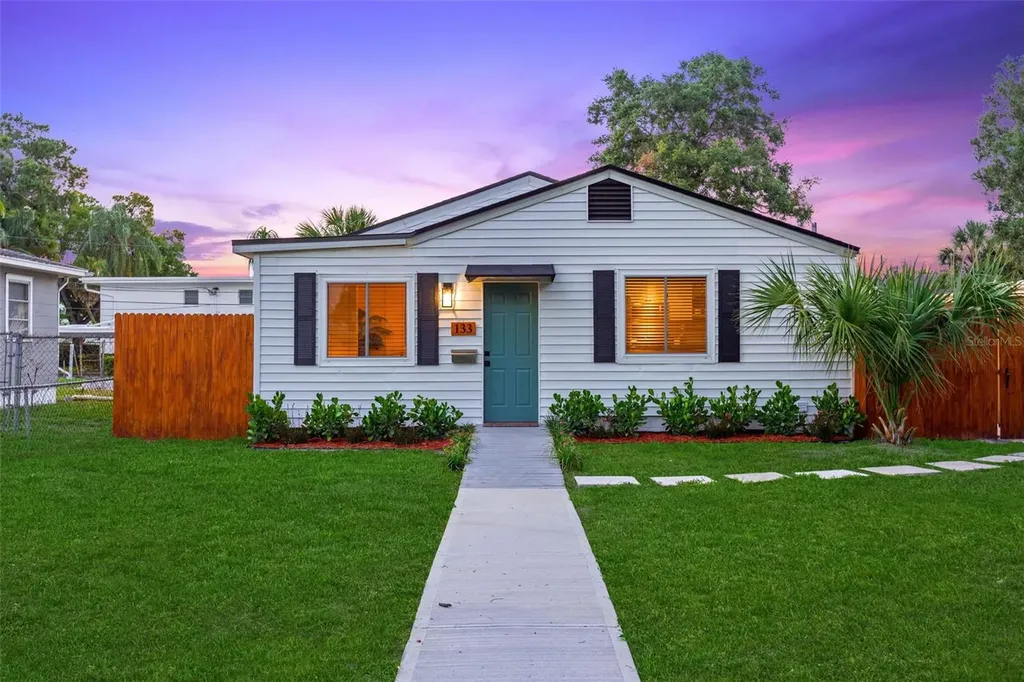 133 35th Avenue N St Petersburg FL 33704