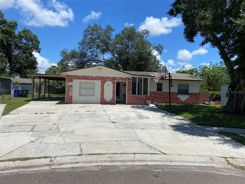 7204 Papaya Court Tampa FL 33619