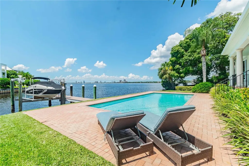 88 Adalia Avenue Tampa FL 33606