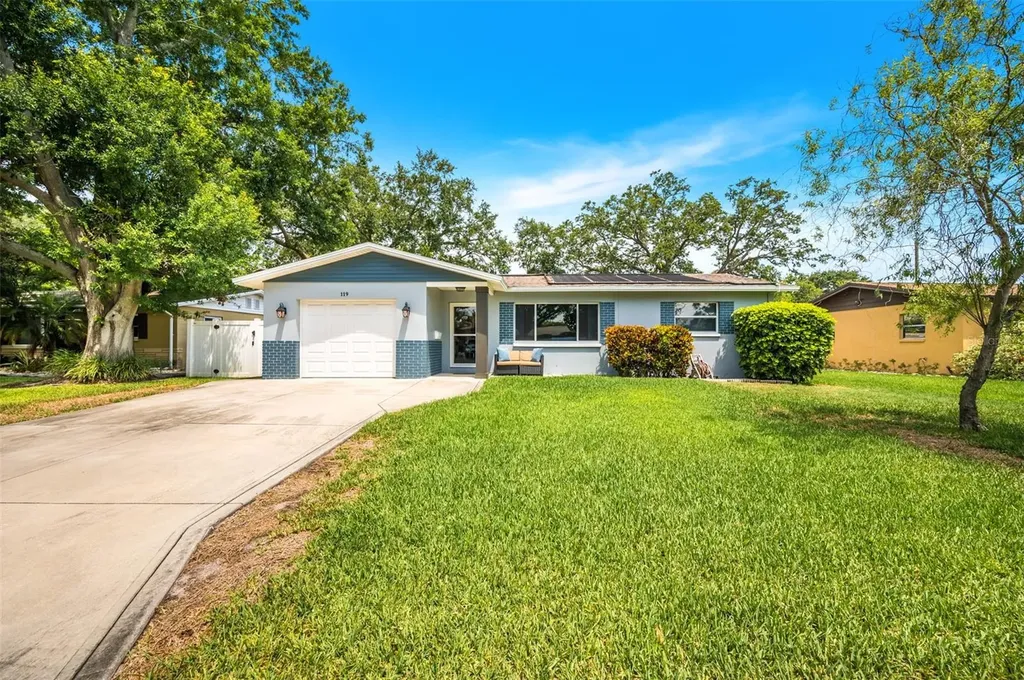 119 58th Avenue N St Petersburg FL 33703