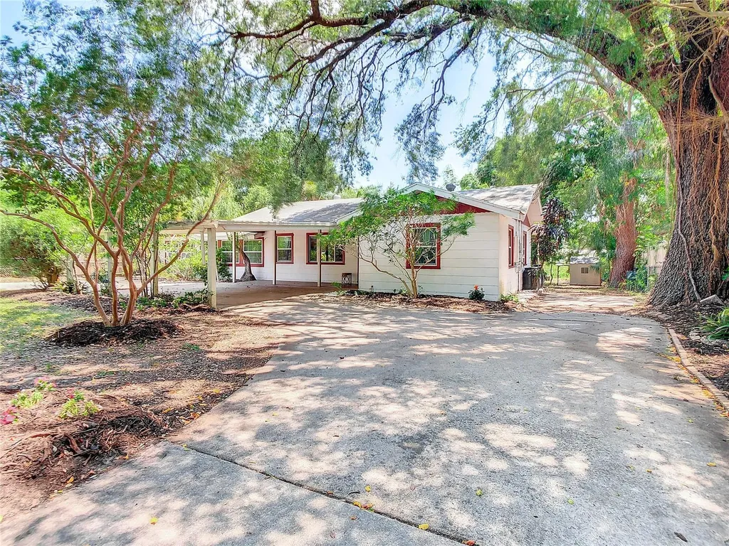 4890 Harding Road N St Petersburg FL 33709