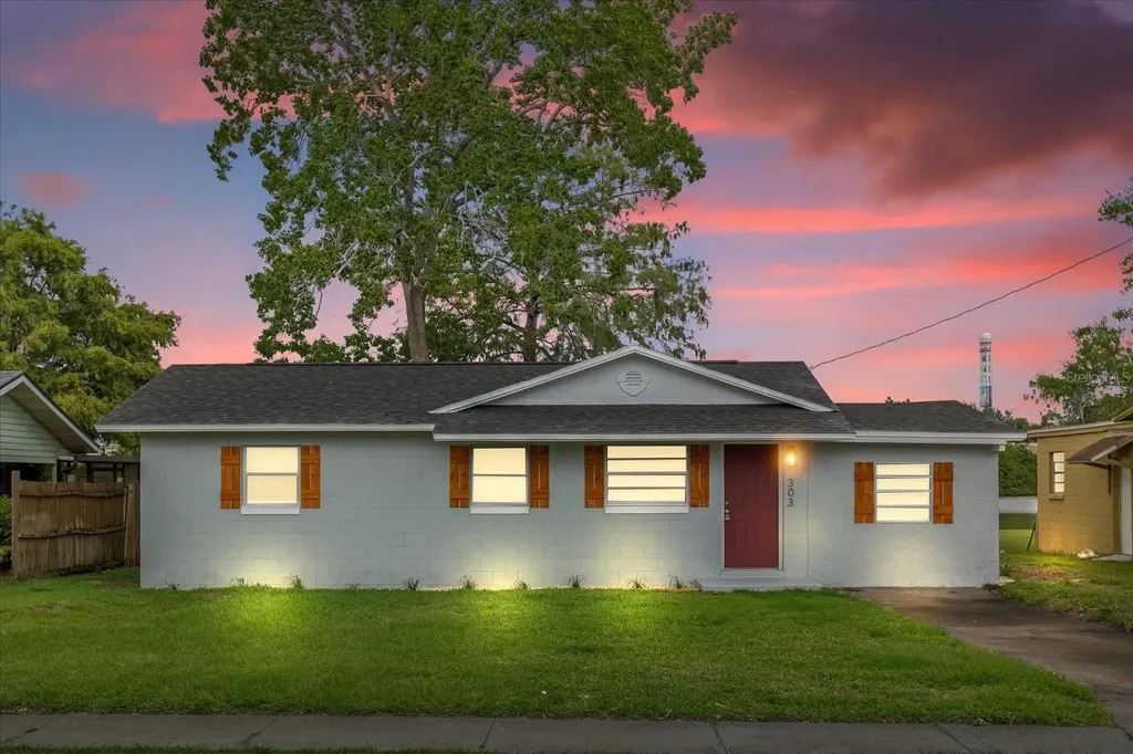 303 Amador Circle Orlando FL 32810