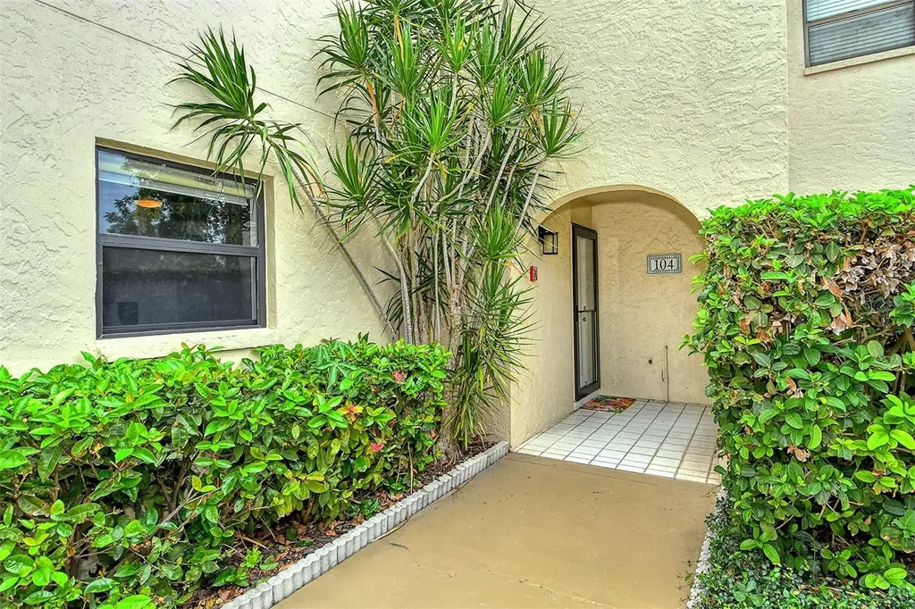 800 Hudson Avenue Sarasota FL 34236