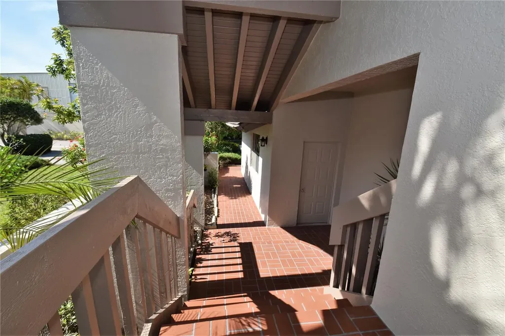 1631 Starling Drive Sarasota FL 34231