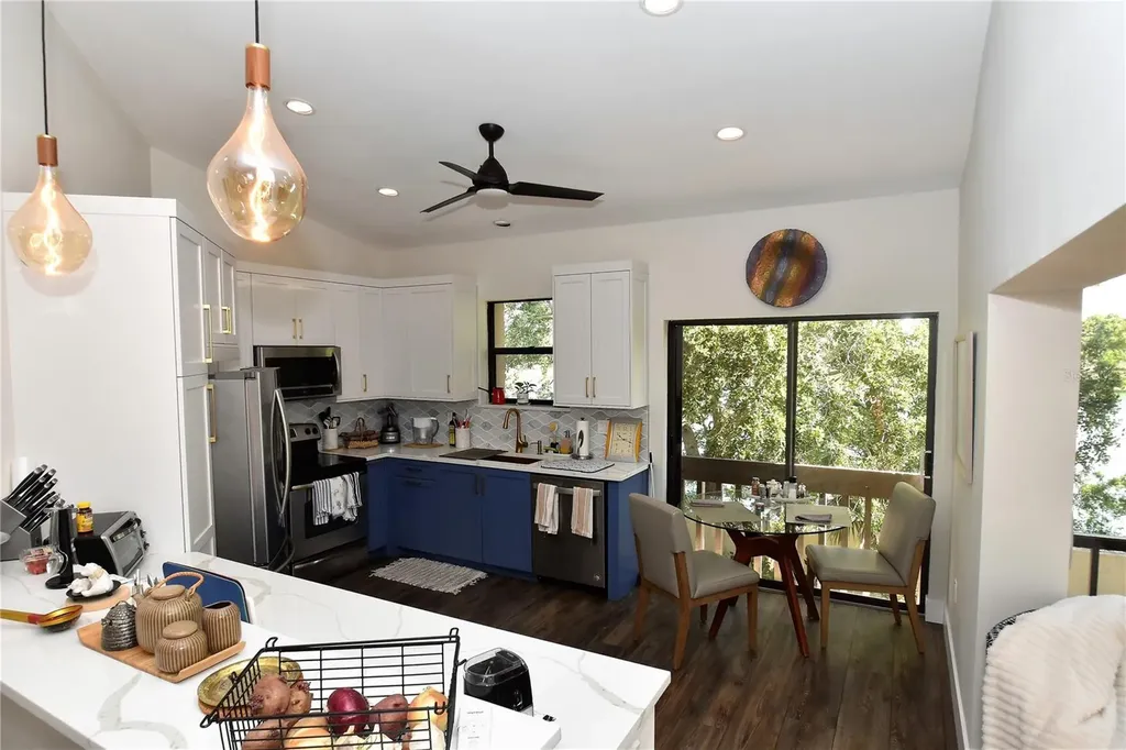 1631 Starling Drive Sarasota FL 34231