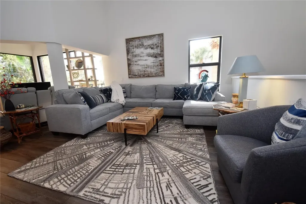 1631 Starling Drive Sarasota FL 34231